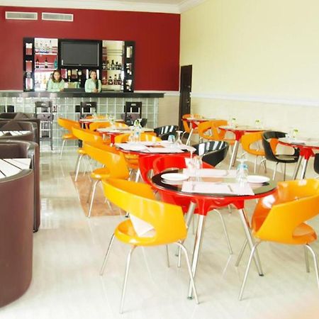 Milestone Hotel Ogombo Luaran gambar