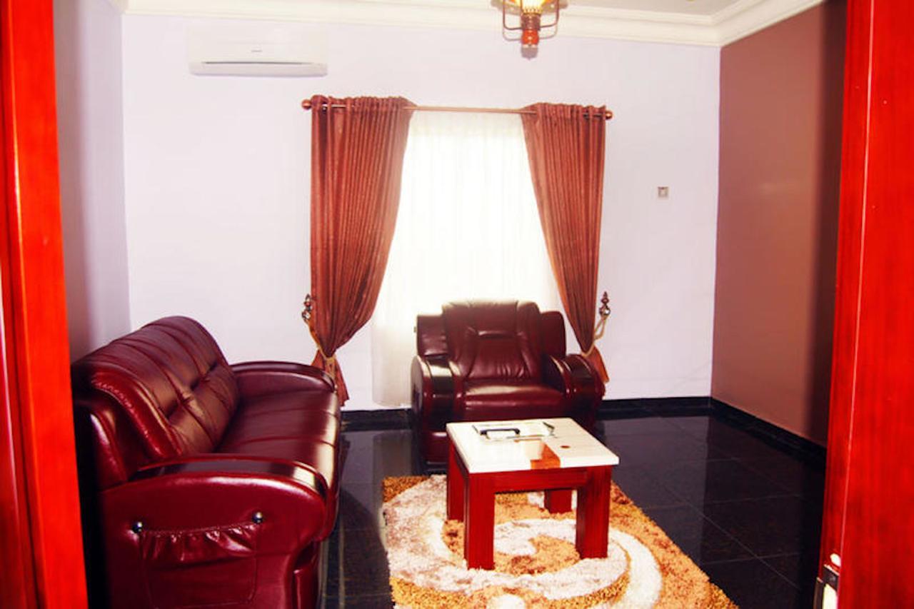 Milestone Hotel Ogombo Luaran gambar